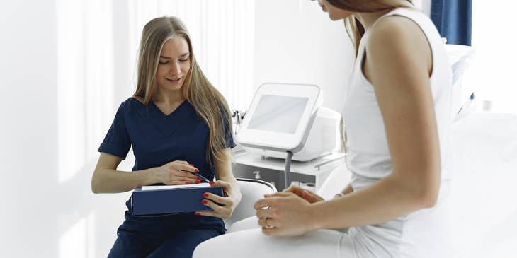 Scheduler providing information on the procedures and giving the next schedule appointment