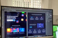 Gran pantalla de computadora que muestra un impresionante diseño de interfaz de usuario.