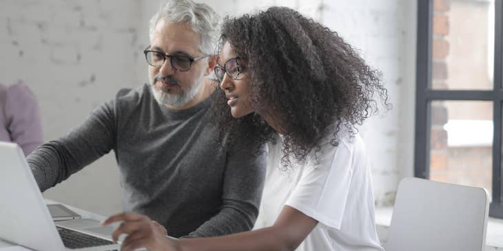 Assistant Sales Manager guiding a Sales Team Member to better increase her performance