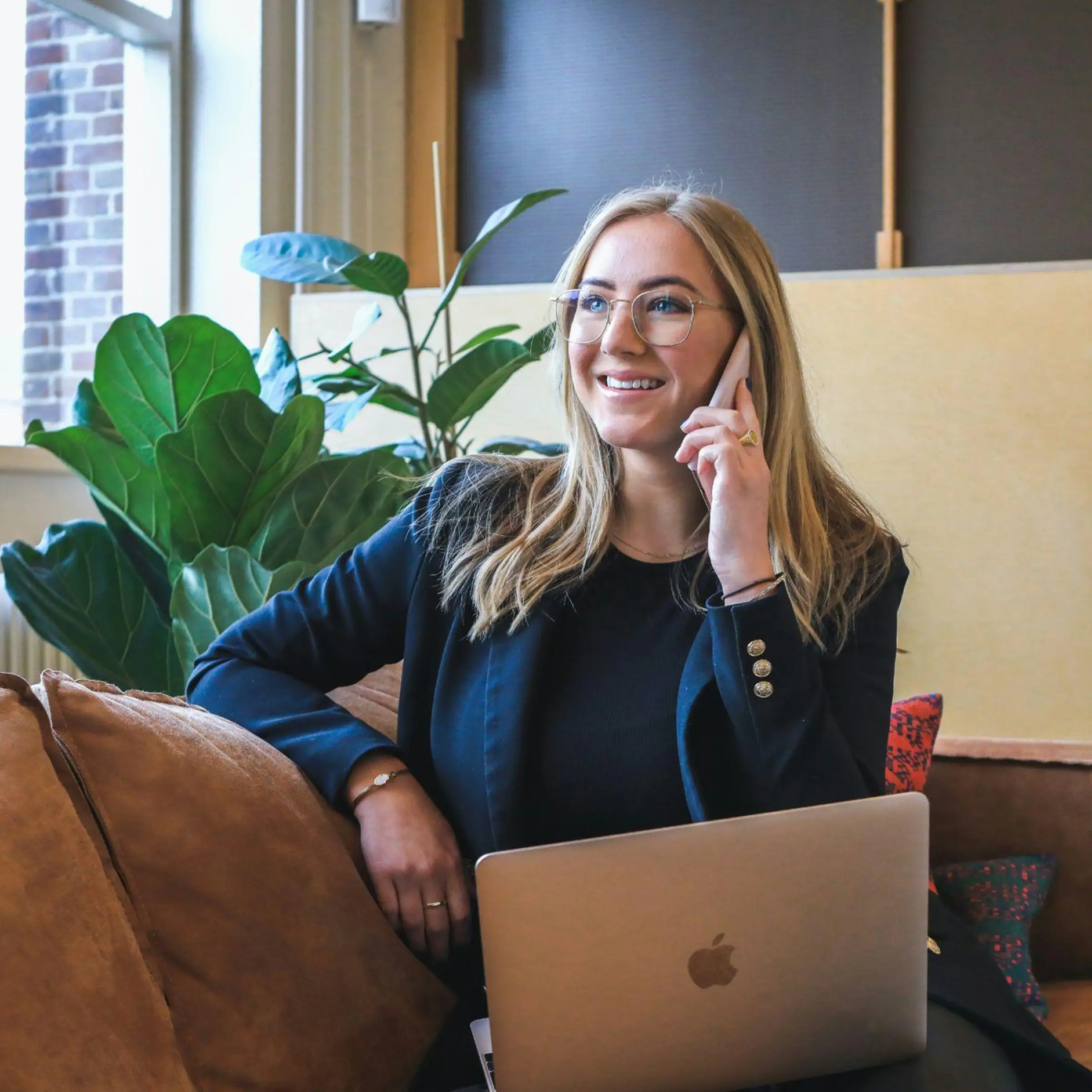 ABB Kariyer Merkezi İncelemesi (Ücretlendirme, Alternatifler ve SSS’lerle)