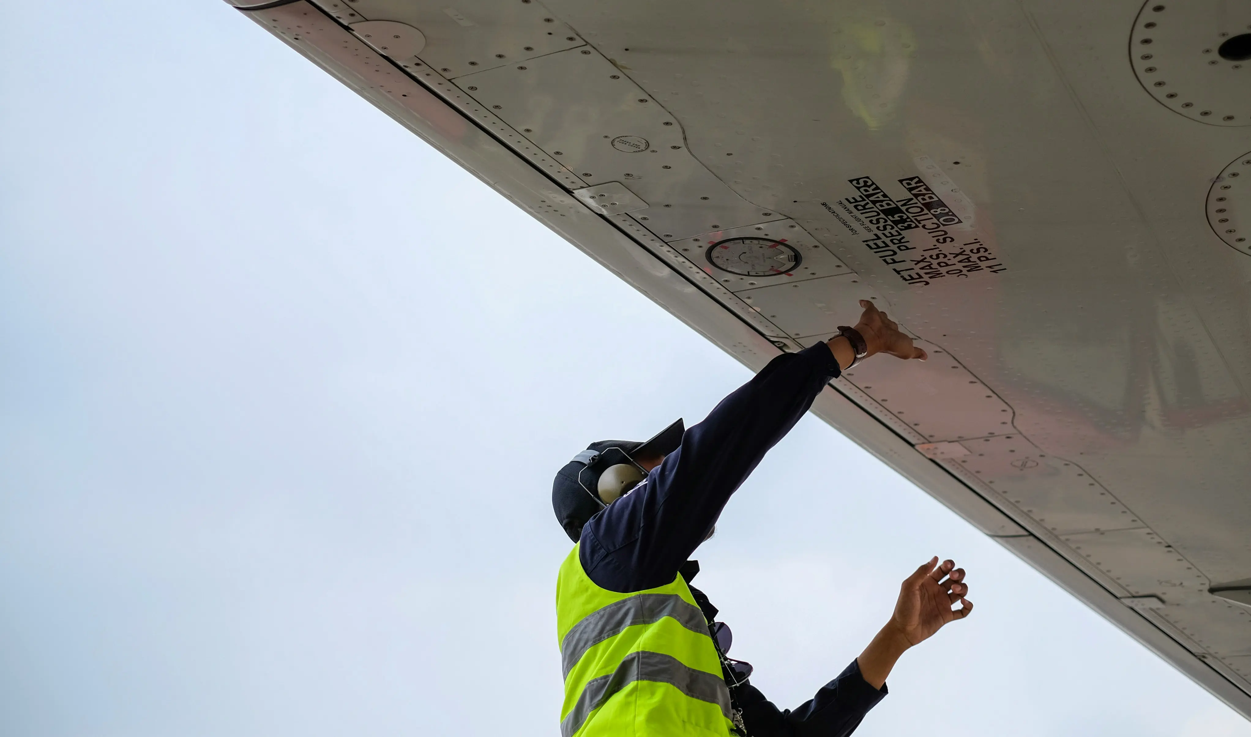 Aircraft Maintenance Engineer Job Description