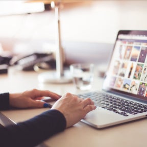 Averigua para quién podrías trabajar.