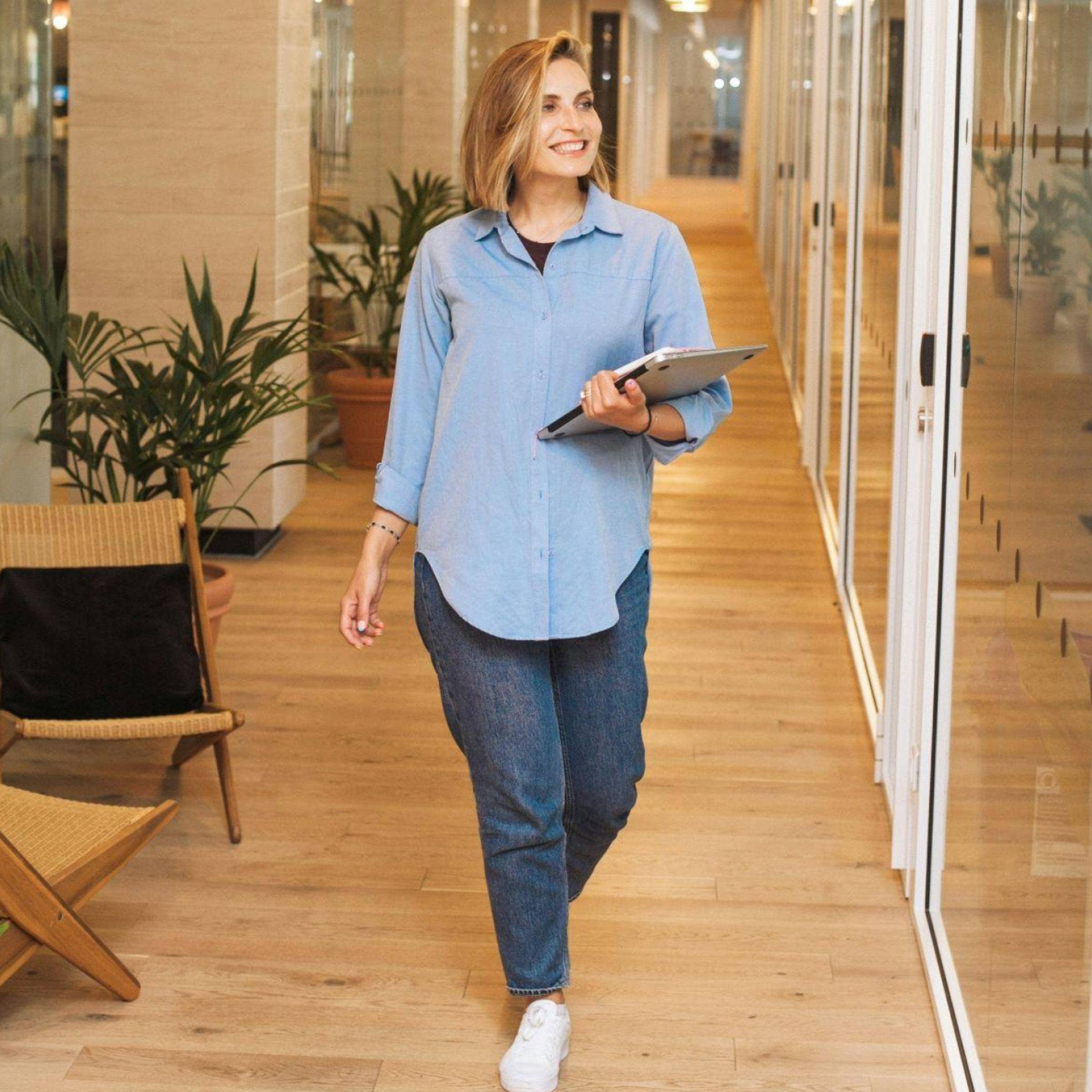 Recensione della bacheca di lavoro di AIGA Design con prezzi, alternative e FAQs