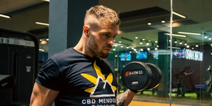 A man lifting weights.