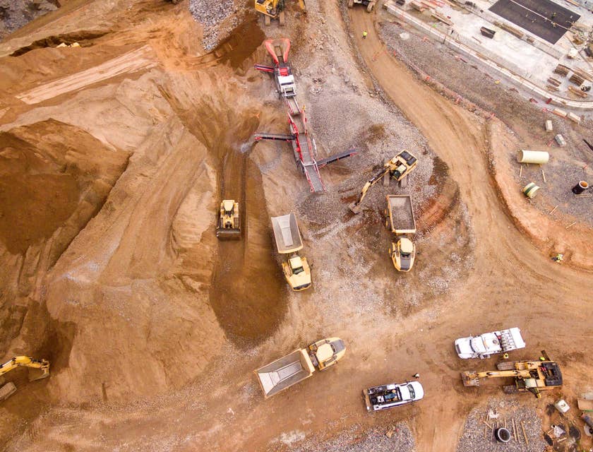 Una vista aérea de un sitio donde se realiza la minería.