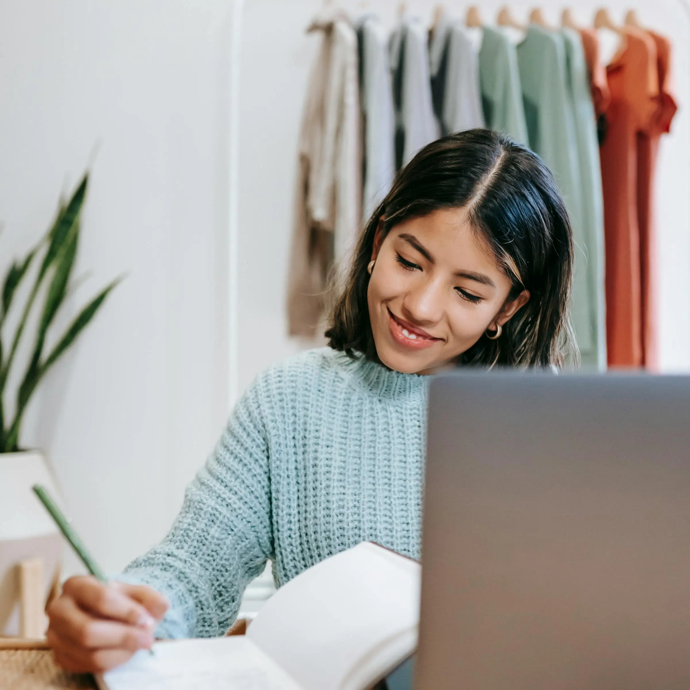 Bumeran Review With Pricing, Alternatives, and FAQs