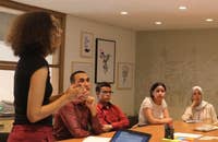 Empleadores en una sesión de formación sobre cómo volver a capacitar a los empleados.