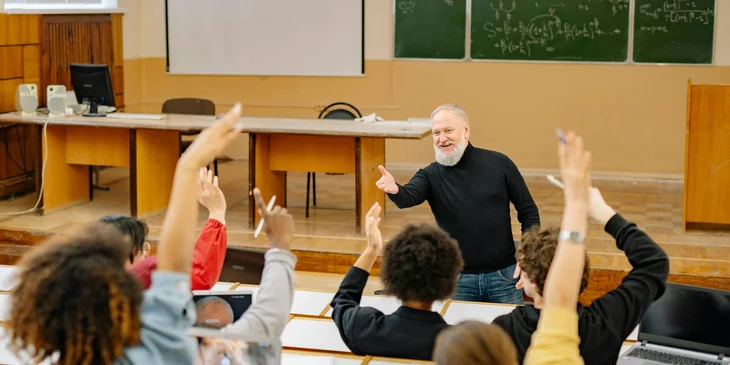 A class having a recitation.