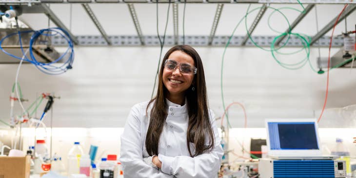 Chemical engineer standing in a chemical lab.