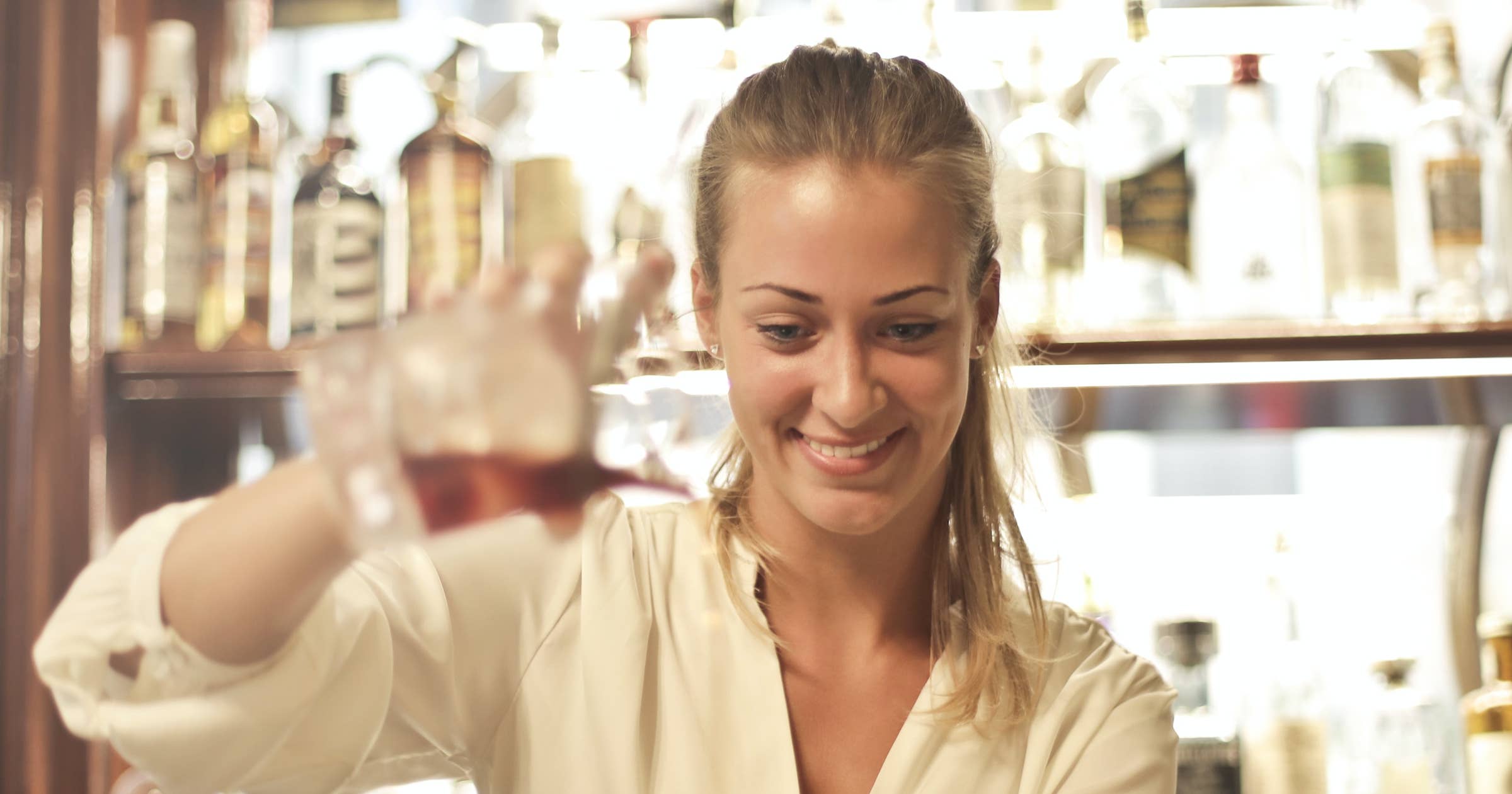cocktail-waitress-job-description