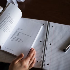 Create a compelling job ad.
