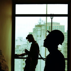 Create a targeted construction worker job post.