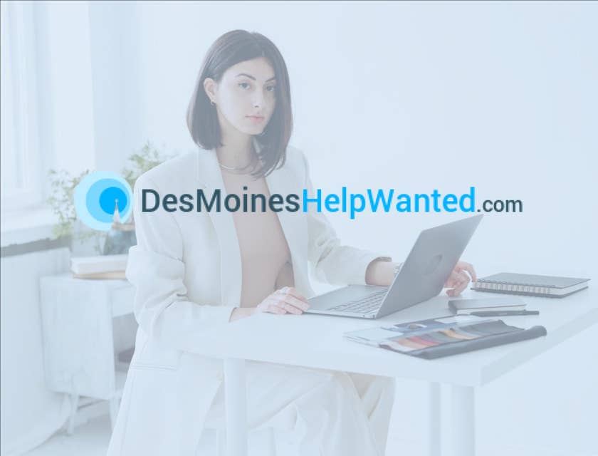 DesMoinesHelpWanted.com logo.