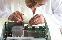 Para llevar a cabo una tarea, un técnico se basa en sus competencias técnicas y sociales.