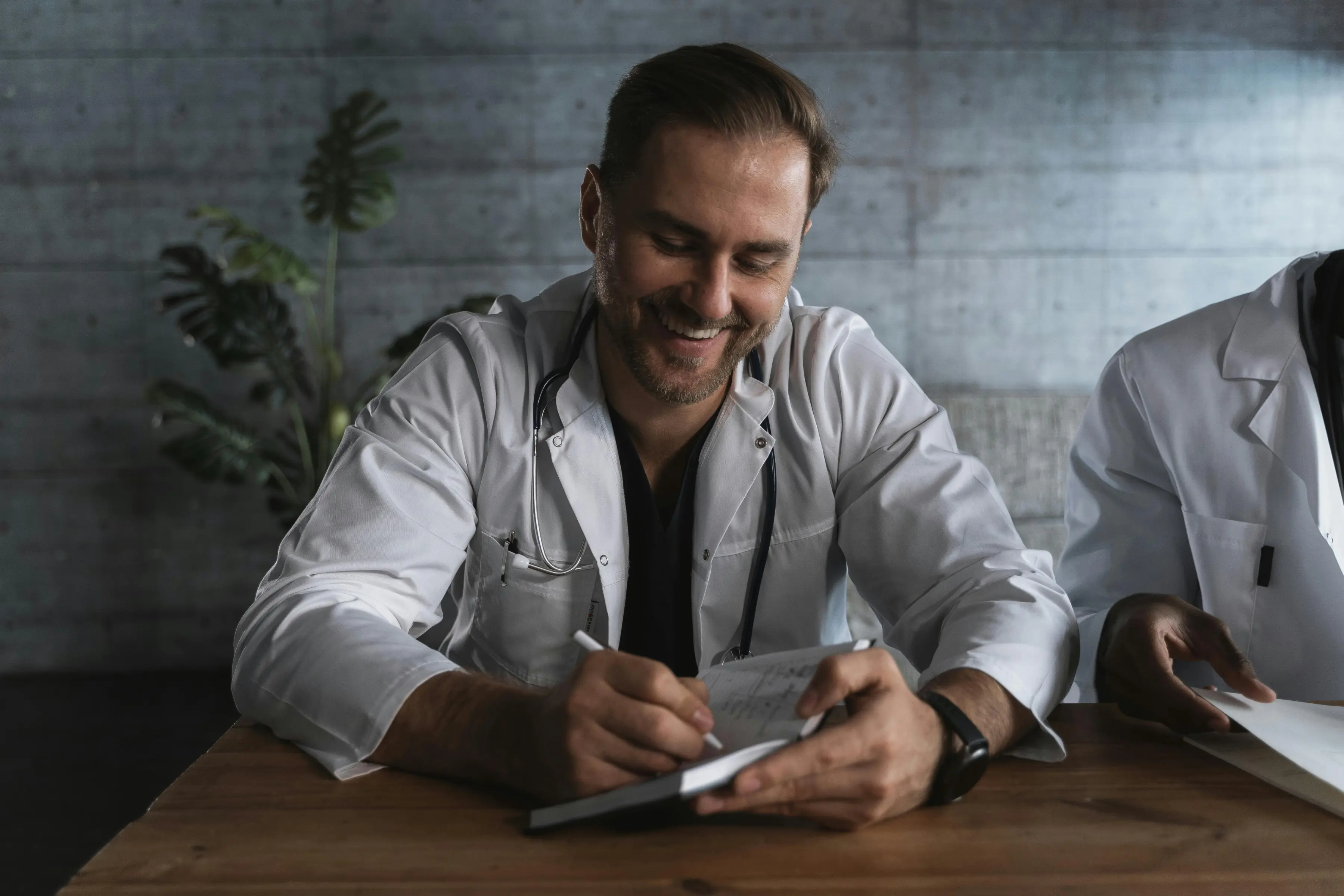 HealthcareSource Job Board Review With Pricing, Alternatives, and FAQs