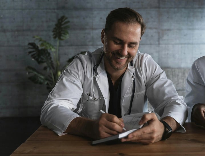 HealthcareSource Job Board Review With Pricing, Alternatives, and FAQs