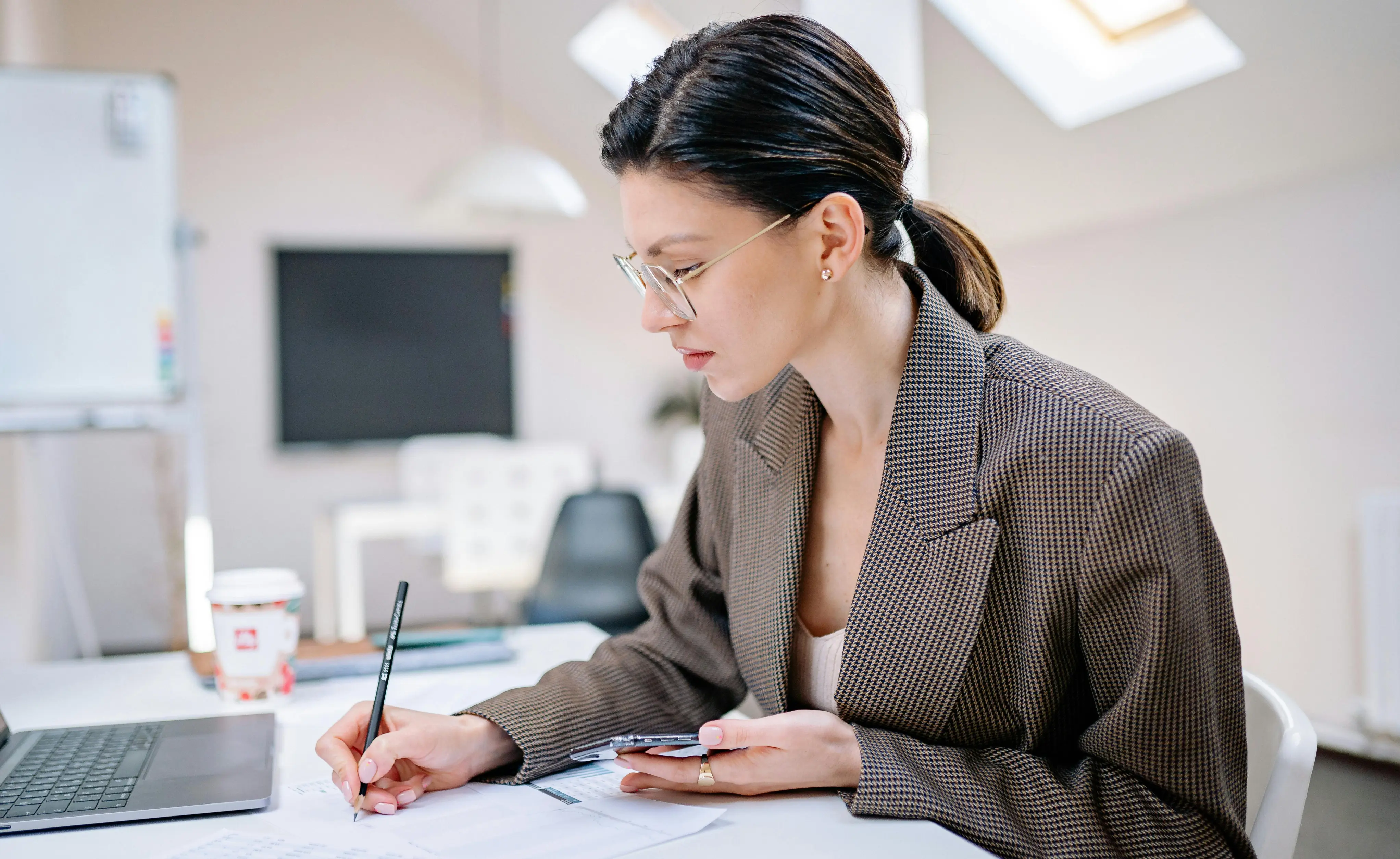 HireNet Hawaii Review With Pricing, Alternatives, and FAQs