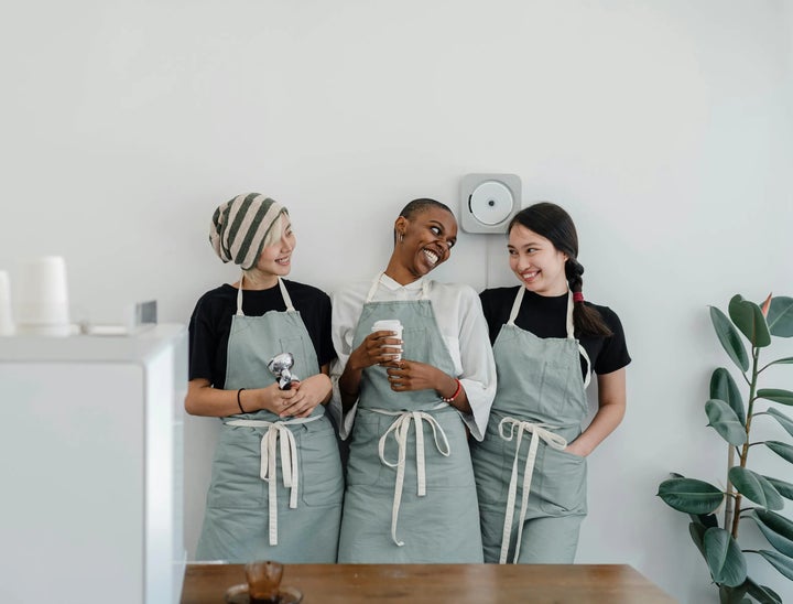 Hosco Review With Pricing, Alternatives, and FAQs