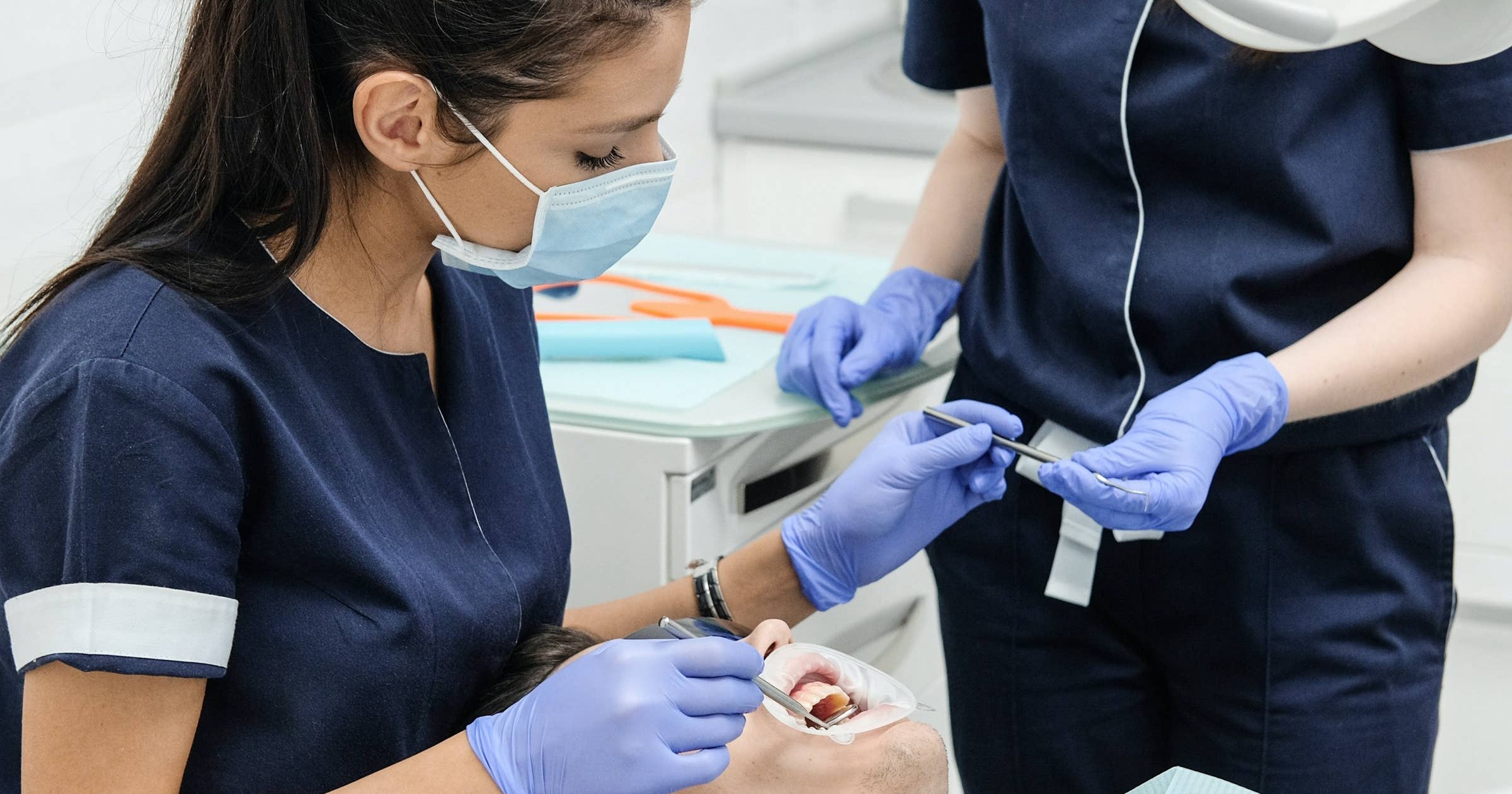 How to Find Dental Assistants