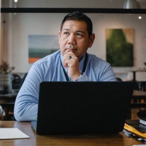 Identifica los puestos que tu empresa necesita.