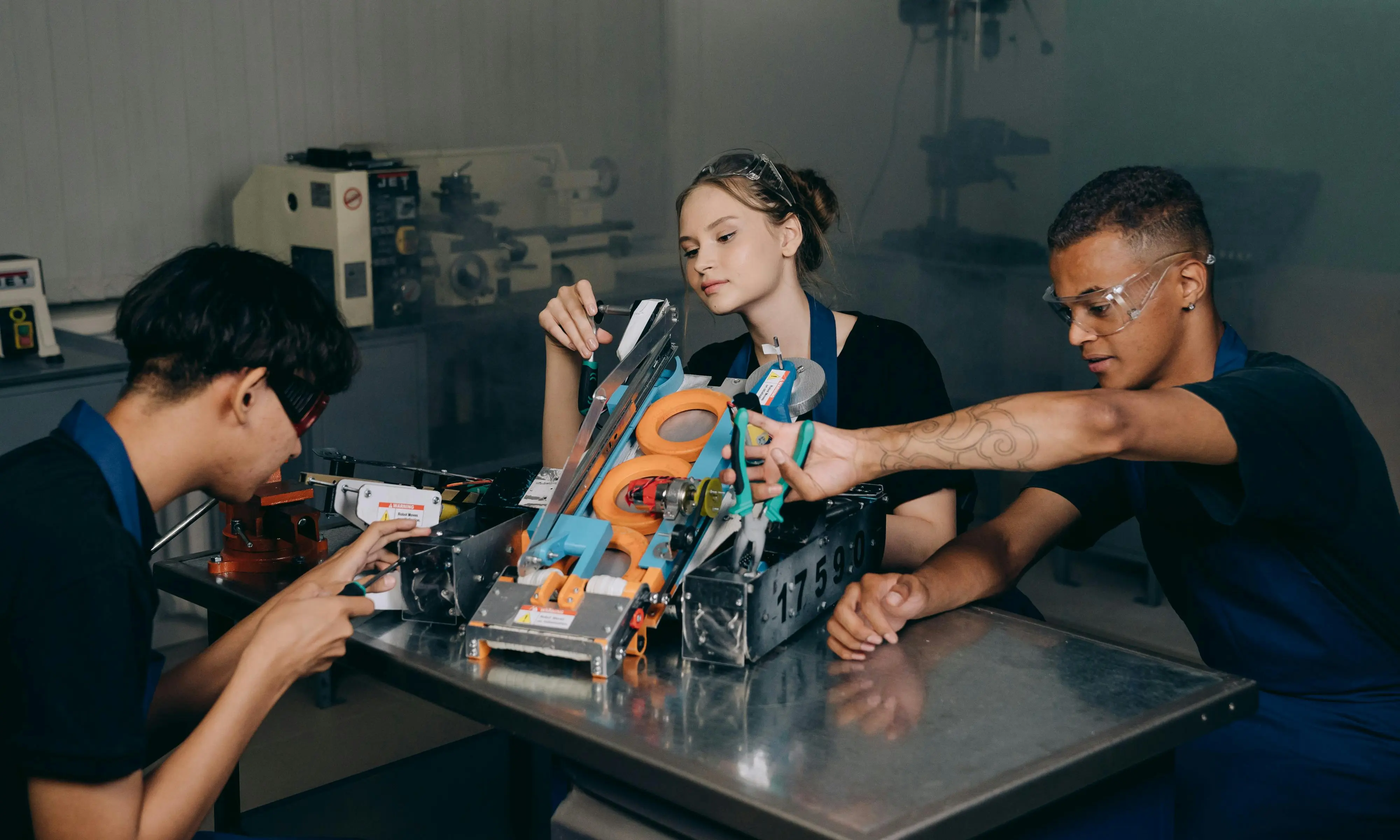 iHireManufacturing Review With Pricing, Alternatives, and FAQs