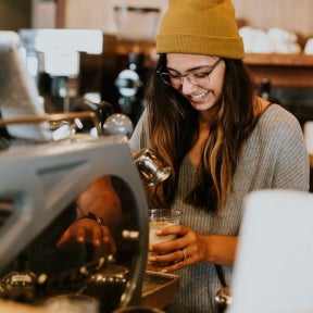 Incluye las empresas en las que has trabajado.