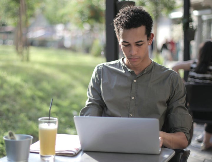 Modello di email di invito per colloquio di lavoro