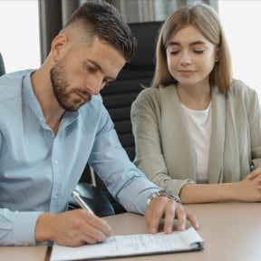 Presenta la Solicitud de Empleo para su aprobación.