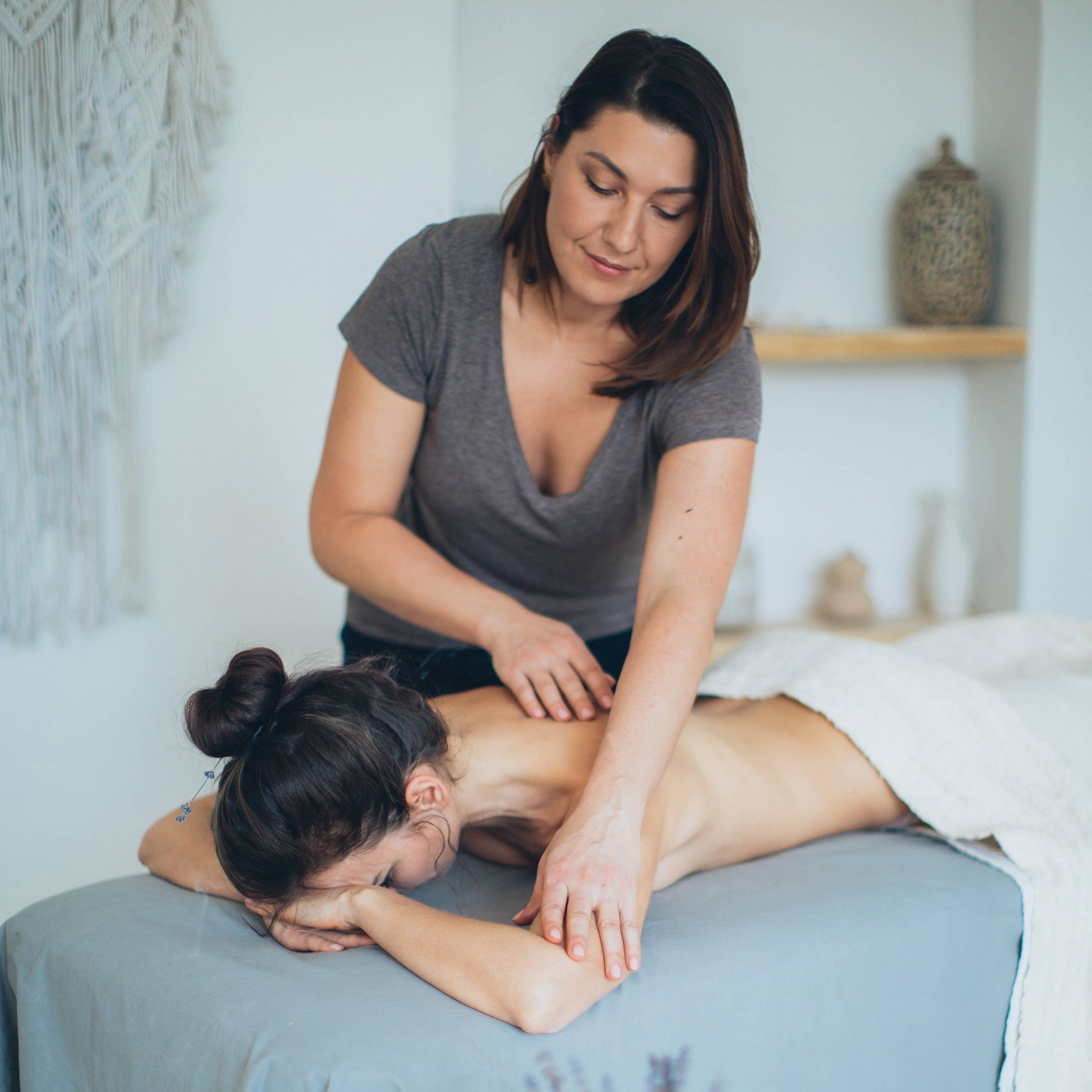Do massage therapists date their clients?