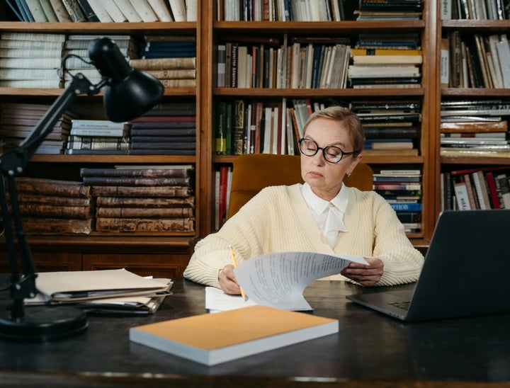 Moderator Job Description