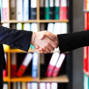 Obtén el permiso del candidato por escrito.