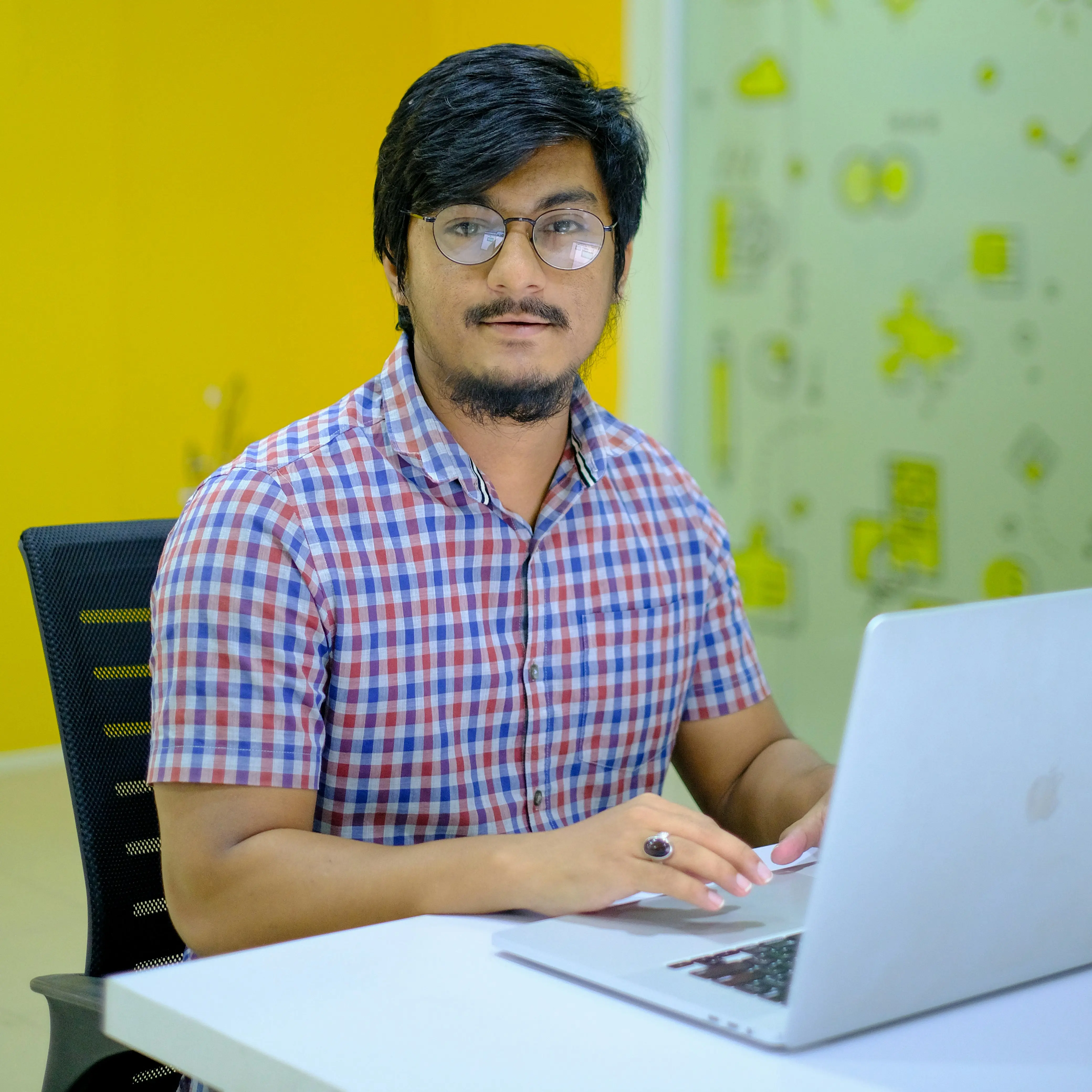 OnlineJobs.ph Review With Pricing, Alternatives, and FAQs