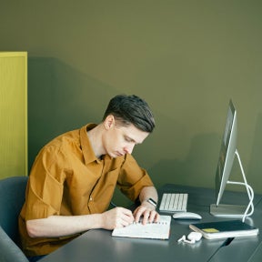 Prepara la lista de preguntas.