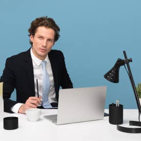Utiliza el sitio web de tu empresa.