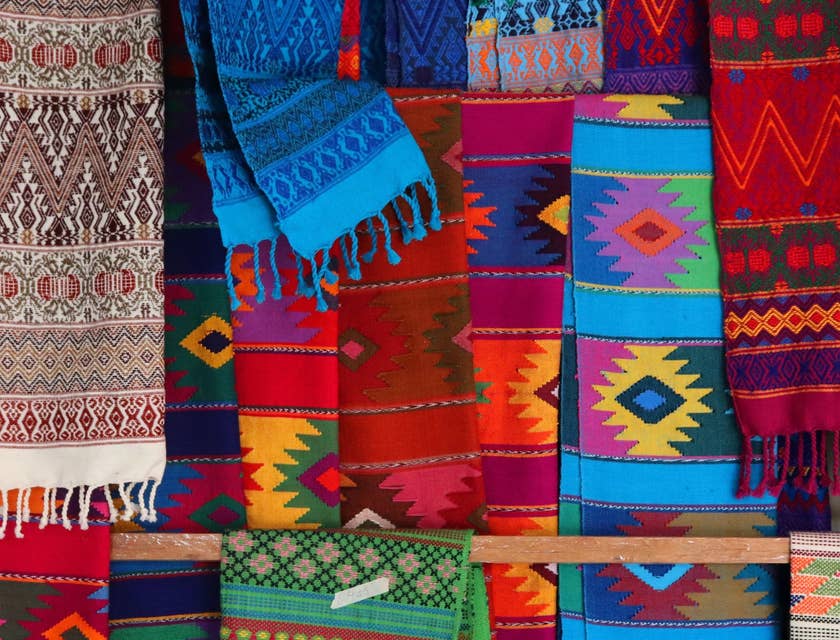 Rebozos de muchos colores en Teotitlán del Valle, Oaxaca.
