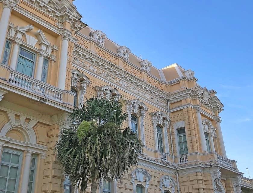 Casa de estilo colonial en el Paseo de Montejo en Mérida, Yucatán.