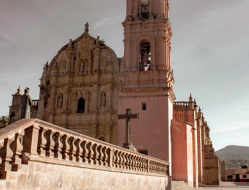 Iglesia de Tlalpujahua en Michoacán.