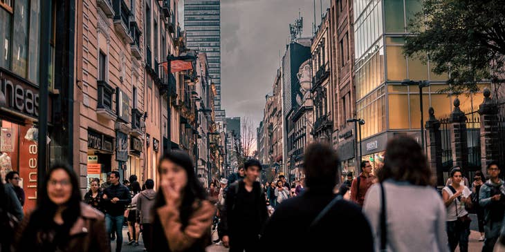 Una calle muy transitada en la ciudad de Ecatepec.
