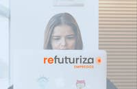 Logotipo da Refuturiza Empregos.