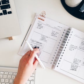 Help employees structure their workdays.
