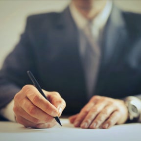 Write a formal job offer letter.