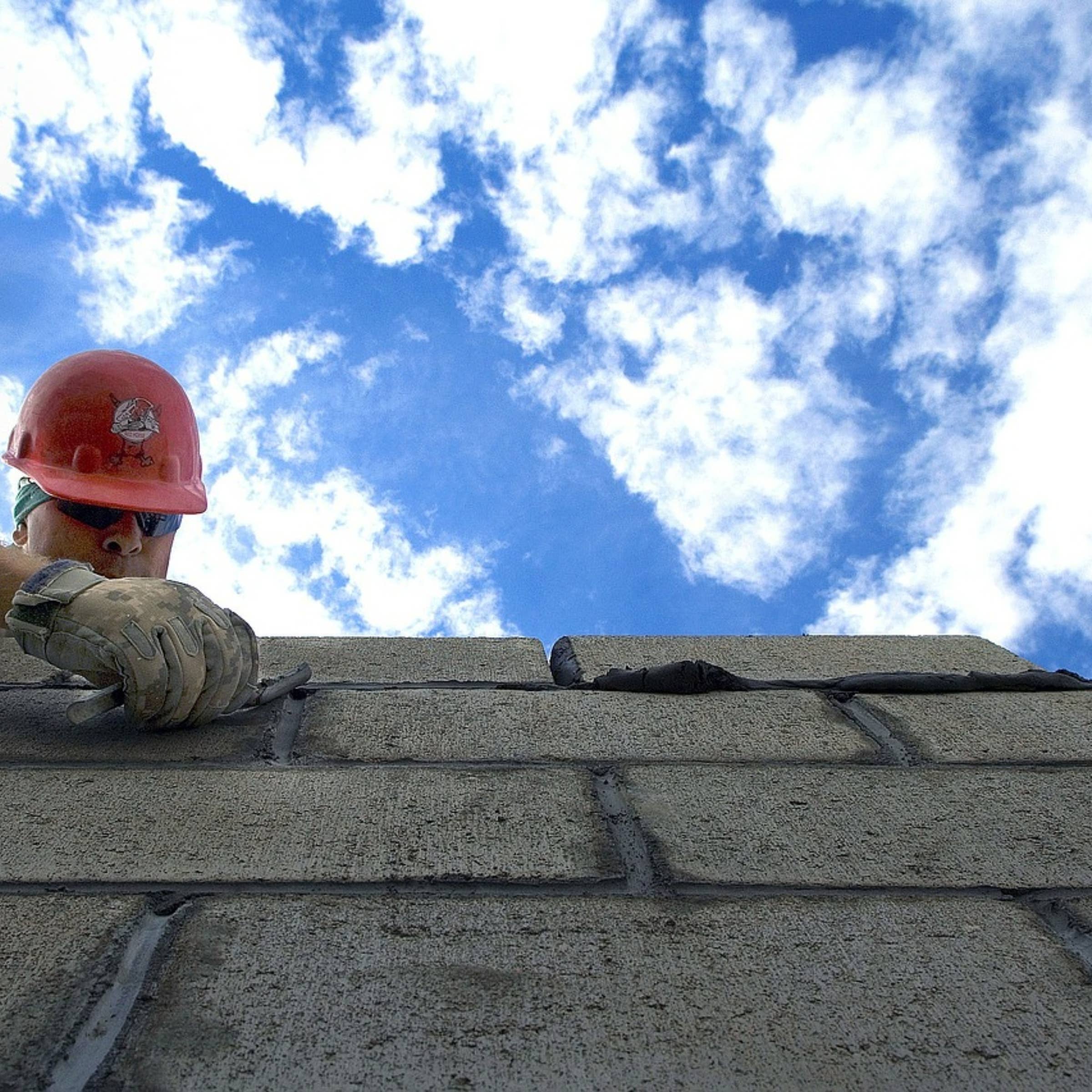 Bricklayers insurance quotes - Simply Business UK