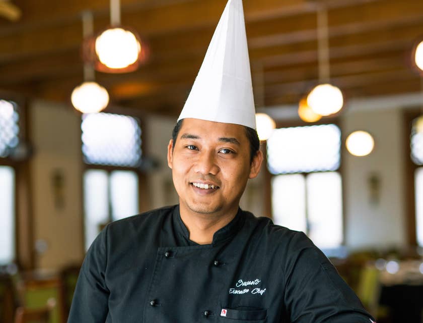 Chef de Cuisine is in charge of the kitchen.