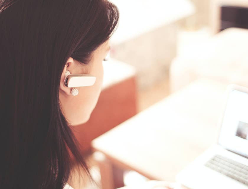 Client Services Representative addressing client inquiry online