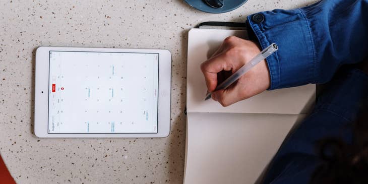Coordinator creating a schedule