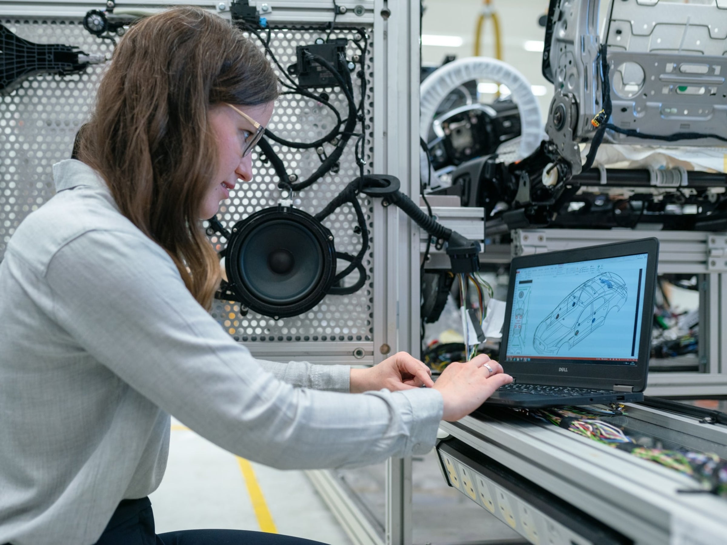 Electronic eng top