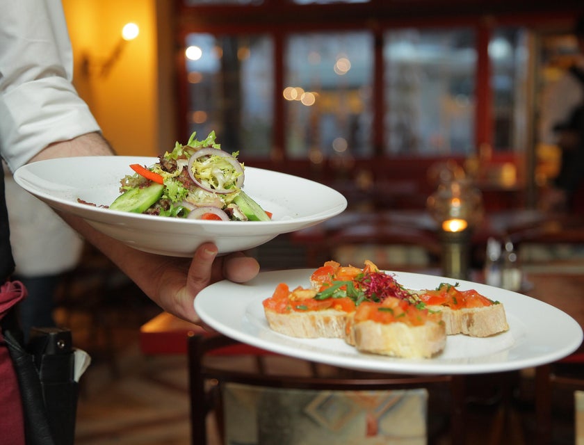 Food Runner Job Description