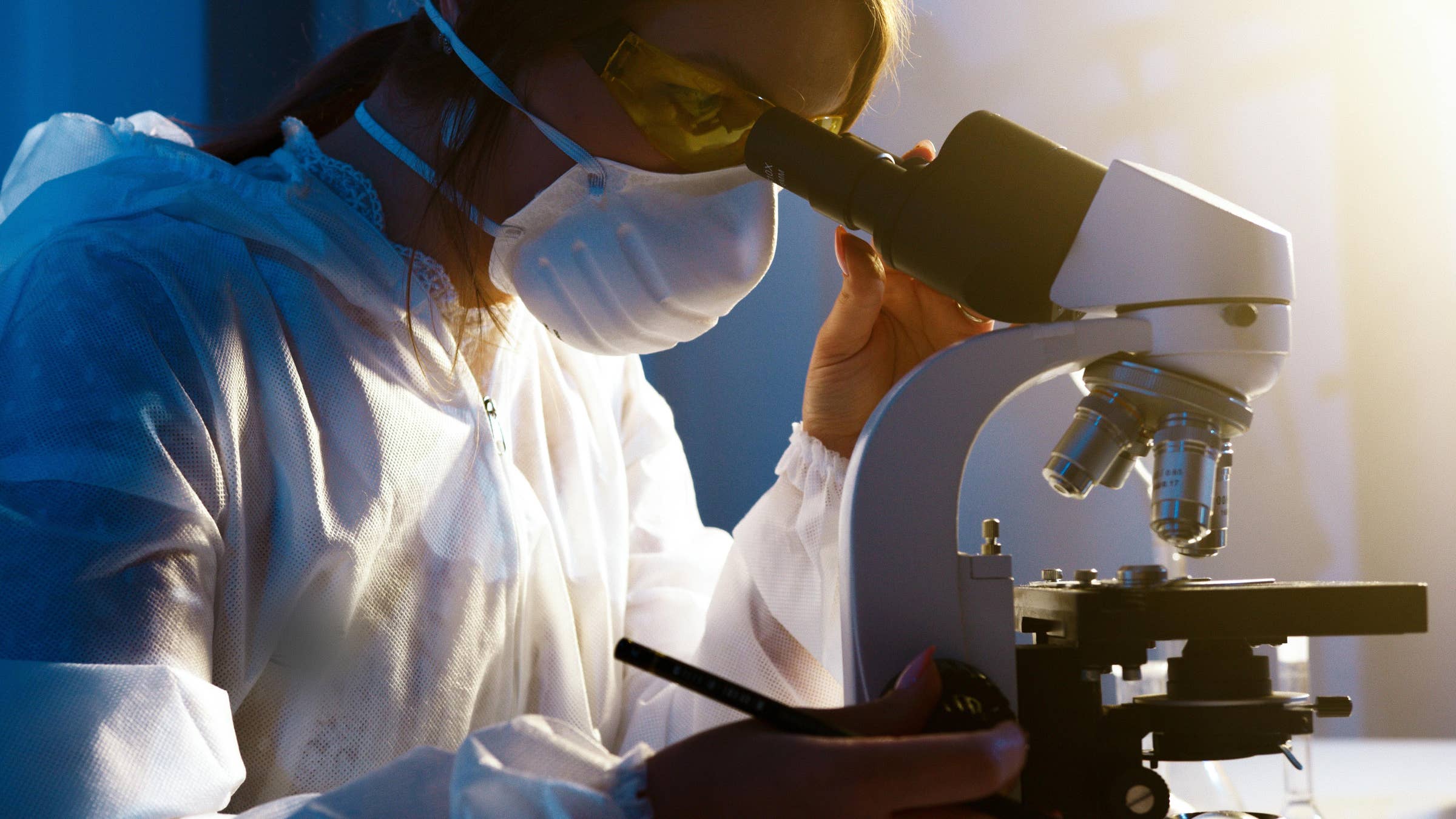 forensic-scientist-job-description