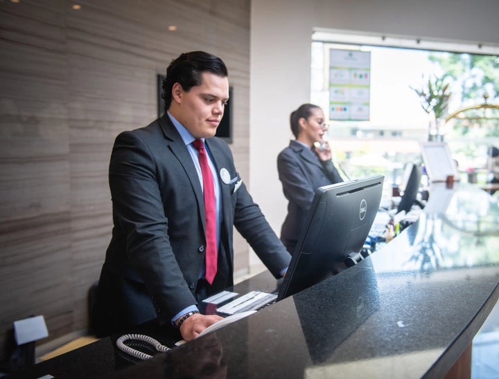 Front Desk Manager Job Description