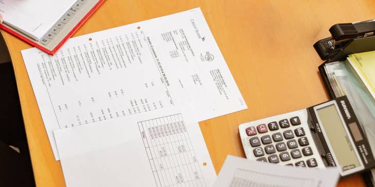 GL Accountant auditing financial statements